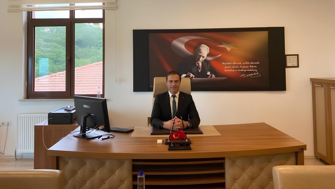 İlçe Millî Eğitim Müdürümüz Serdar Yurdabakan'ın 29 Ekim Cumhuriyet Bayramı Kutlama Mesajı